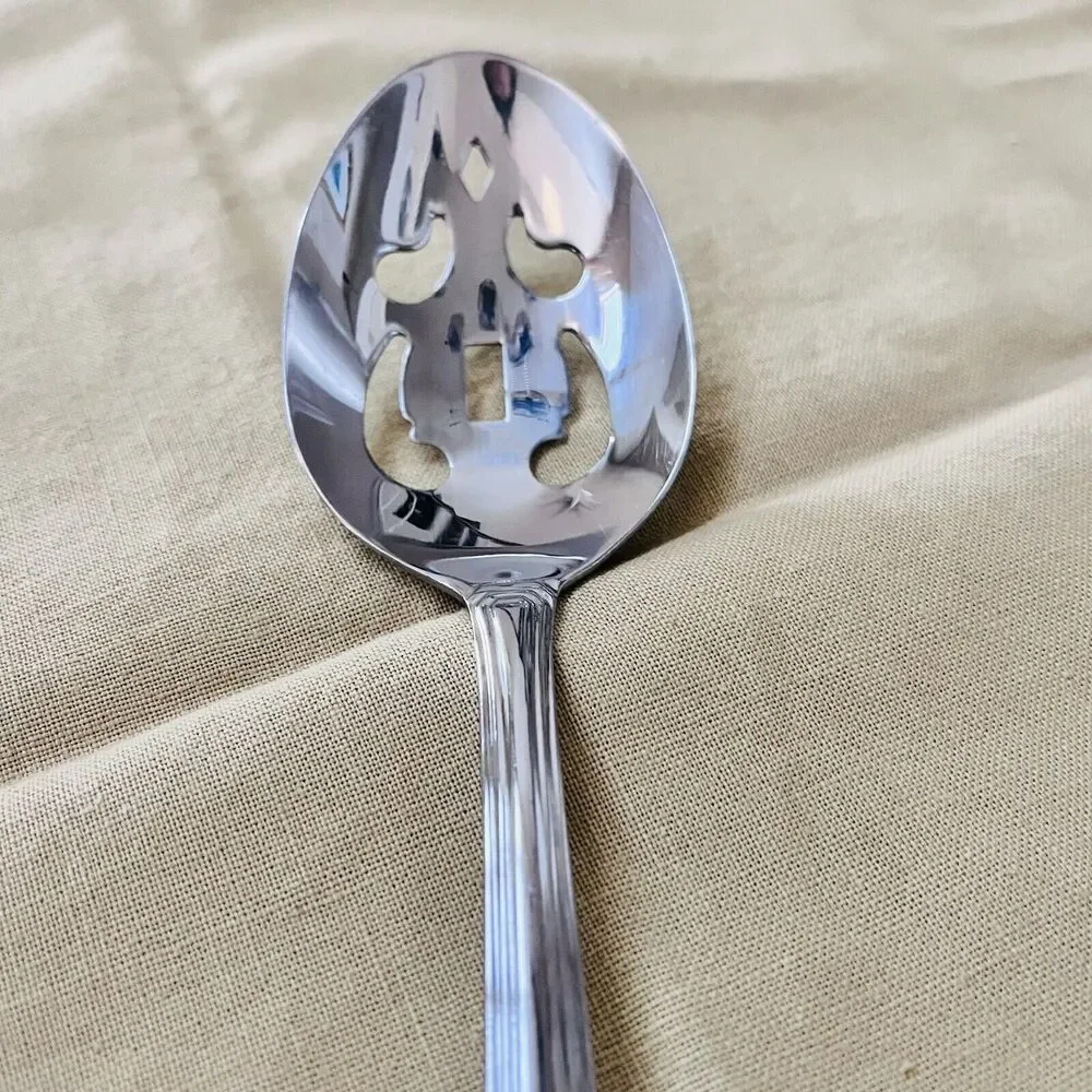 HAMPTON SILVERSMITHS Solid & Pierced Tablespoons Serving Spoon Set Outline Edge